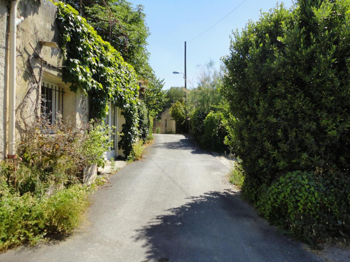 Joli Appartement Dans Village Calme En Provence Les Mees Luaran gambar